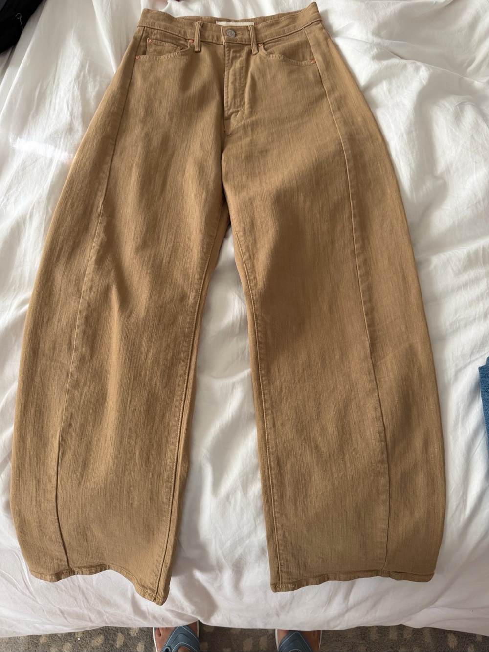 Mother Barrel Leg Cotton Pants in Tan